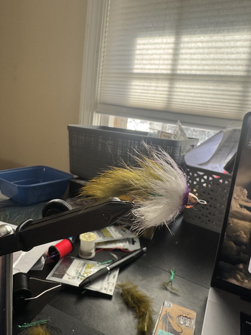 White streamer on the vise